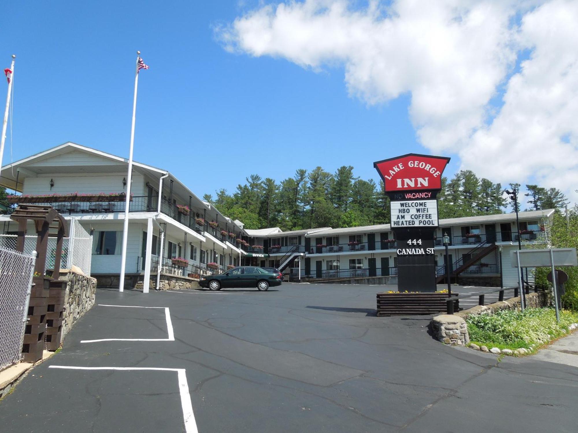 The Lake George Inn Exteriör bild